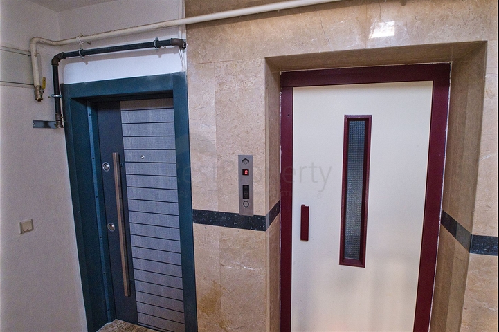 شقة 3 + 1 على مسافة قريبة من البحر في أنطاليا