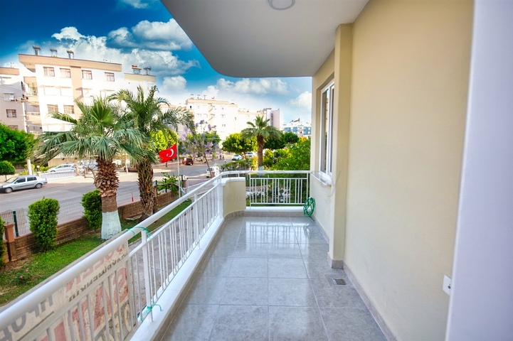 شقة 3 + 1 على مسافة قريبة من البحر في أنطاليا