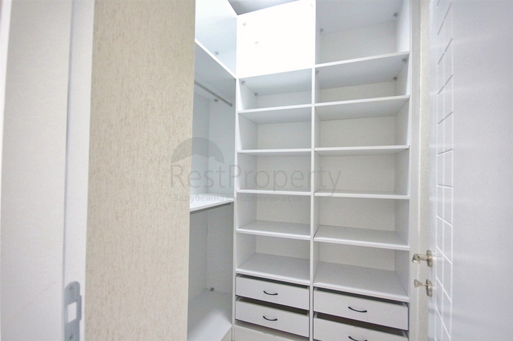 شقة 3 + 1 على مسافة قريبة من البحر في أنطاليا