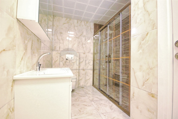 شقة 3 + 1 على مسافة قريبة من البحر في أنطاليا