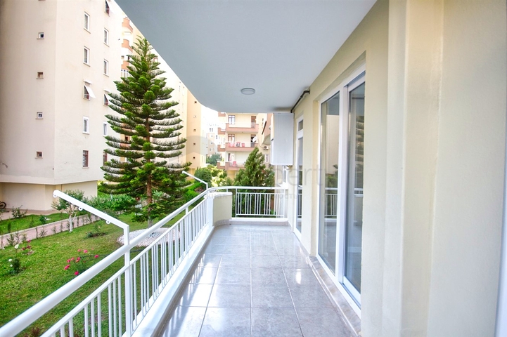 شقة 3 + 1 على مسافة قريبة من البحر في أنطاليا