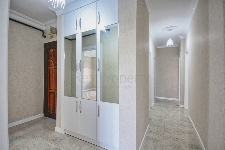 شقة 3 + 1 على مسافة قريبة من البحر في أنطاليا