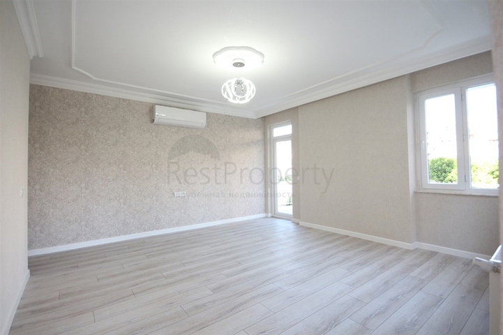 شقة 3 + 1 على مسافة قريبة من البحر في أنطاليا