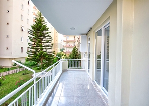 شقة 3 + 1 على مسافة قريبة من البحر في أنطاليا