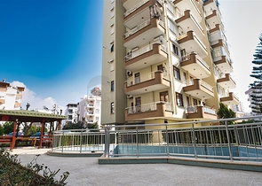 شقة 3 + 1 على مسافة قريبة من البحر في أنطاليا