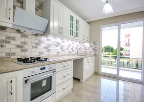 شقة 3 + 1 على مسافة قريبة من البحر في أنطاليا