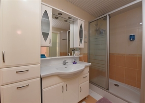 شقة اطلالة بحر في الانيا - تصميم 1+2 - في منطقة محمودلار / الانيا 