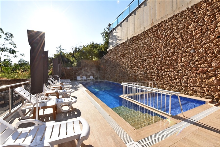 اطلالة بحر في كاستل - شقة غرفة وصالة مفروشة -في منطقة كاستل / الانيا 