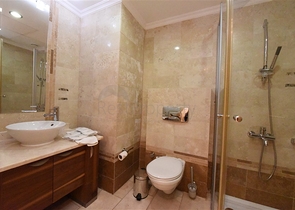 اطلالة بحر - شقة 3 غرف وصالة -ضمن مجمع غولد سيتي -الانيا / كارجيجاك 