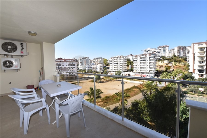 شقة ضمن مجمع فاخر -غرفة وصالة - في افسلار / الانيا 