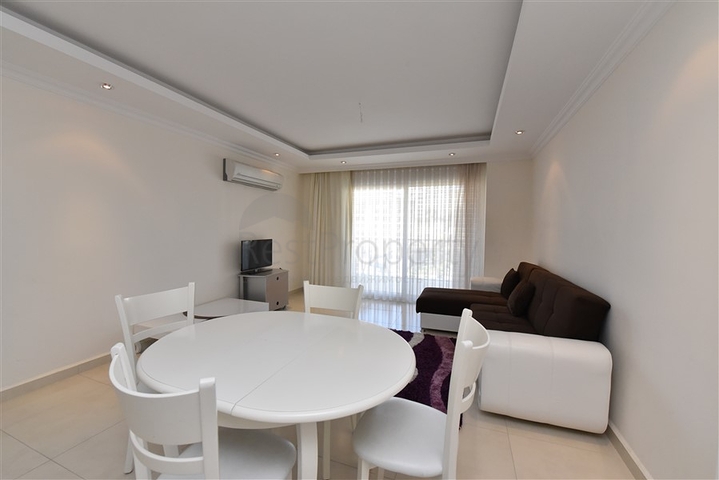 شقة ضمن مجمع فاخر -غرفة وصالة - في افسلار / الانيا 