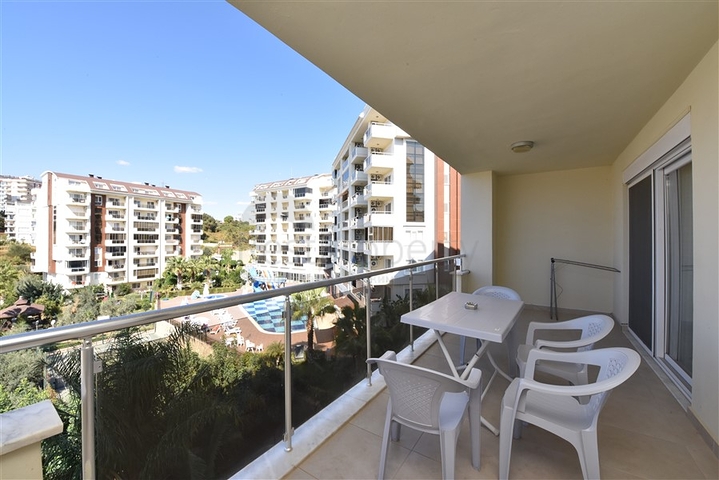 شقة ضمن مجمع فاخر -غرفة وصالة - في افسلار / الانيا 