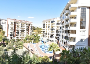 شقة ضمن مجمع فاخر -غرفة وصالة - في افسلار / الانيا 