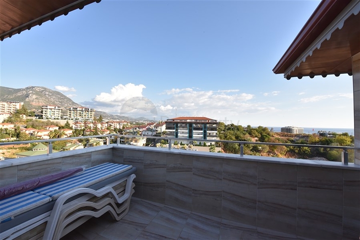 اطلالة بحر وقلعة - دوبلكس 4 غرف وصالة -في كاستل / الانيا 