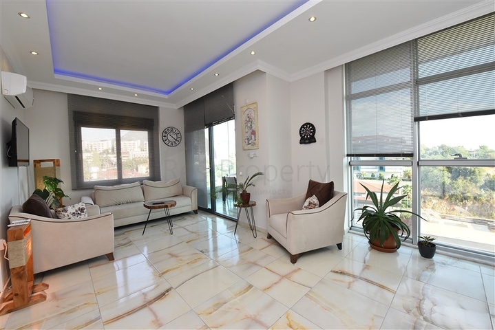 اطلالة بحر وقلعة - دوبلكس 4 غرف وصالة -في كاستل / الانيا 