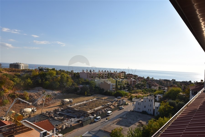 اطلالة بحر وقلعة - دوبلكس 4 غرف وصالة -في كاستل / الانيا 