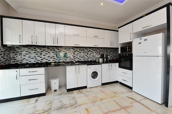 اطلالة بحر وقلعة - دوبلكس 4 غرف وصالة -في كاستل / الانيا 