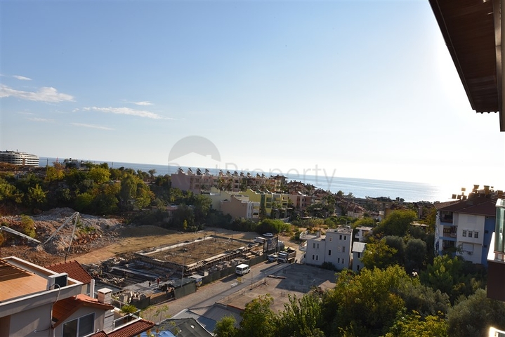 اطلالة بحر وقلعة - دوبلكس 4 غرف وصالة -في كاستل / الانيا 