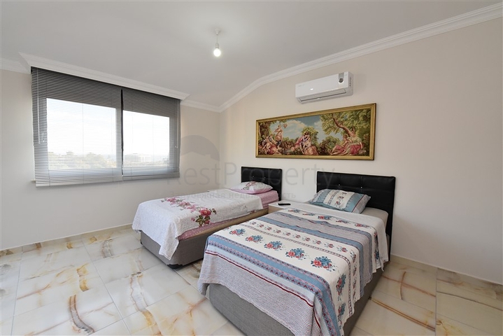 اطلالة بحر وقلعة - دوبلكس 4 غرف وصالة -في كاستل / الانيا 