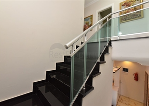 اطلالة بحر وقلعة - دوبلكس 4 غرف وصالة -في كاستل / الانيا 