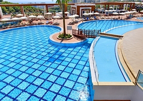 شقق للبيع في مجمع ازورا بارك - تصميم 1+2 مفروشة -مجمع 5 نجوم -في محمودلار / الانيا 