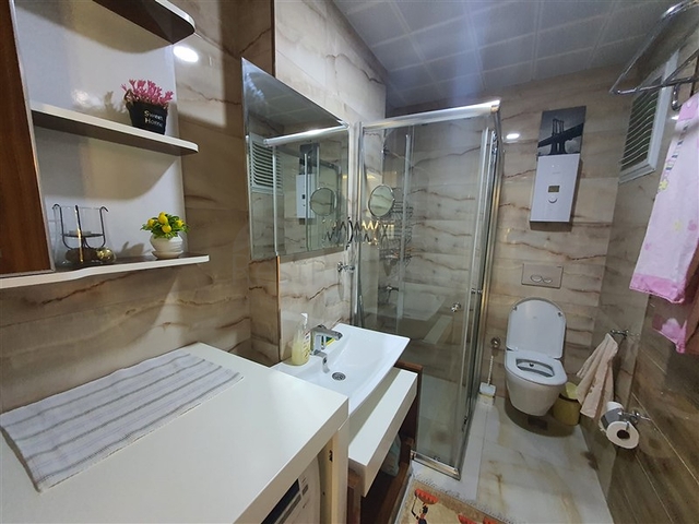 شقق فاخرة في الانيا - تصميم 1+1 - مفروشة - ضمن مجمع حديث في محمودلار / الانيا 