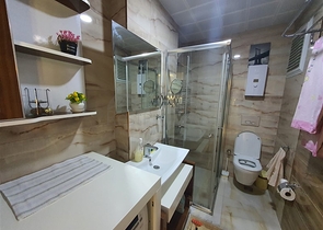 شقق فاخرة في الانيا - تصميم 1+1 - مفروشة - ضمن مجمع حديث في محمودلار / الانيا 