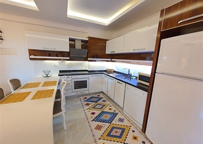 شقق فاخرة في الانيا - تصميم 1+1 - مفروشة - ضمن مجمع حديث في محمودلار / الانيا 