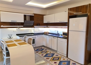 شقق فاخرة في الانيا - تصميم 1+1 - مفروشة - ضمن مجمع حديث في محمودلار / الانيا 