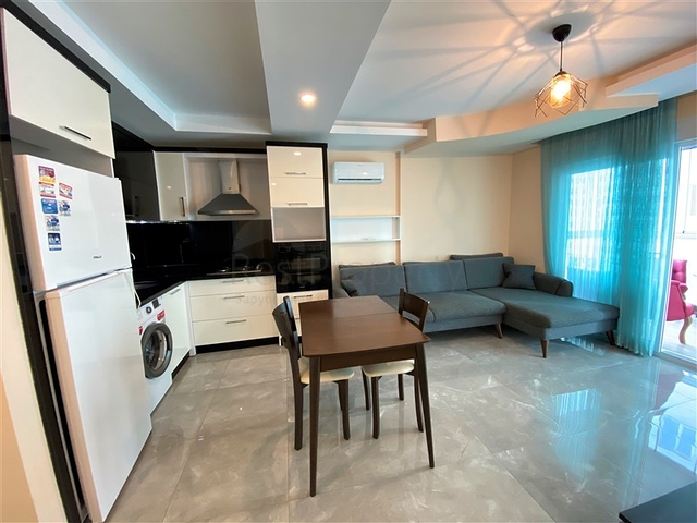 قريبة من البحر والخدمات -شقة غرفة وصالة مفروشة -في محمودلار / الانيا 