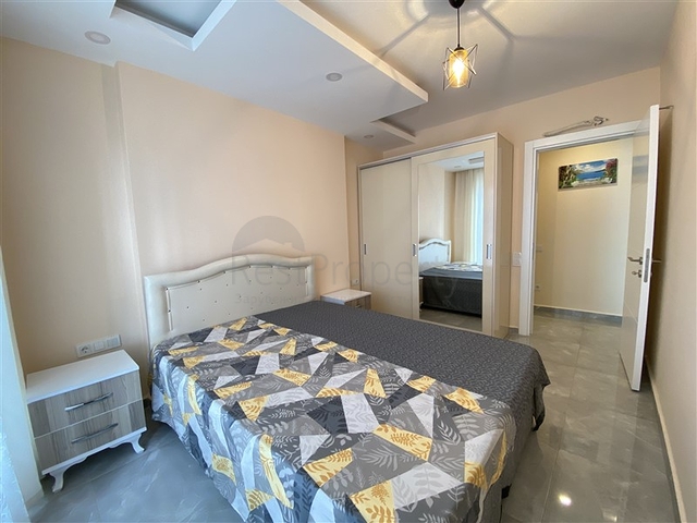 قريبة من البحر والخدمات -شقة غرفة وصالة مفروشة -في محمودلار / الانيا 