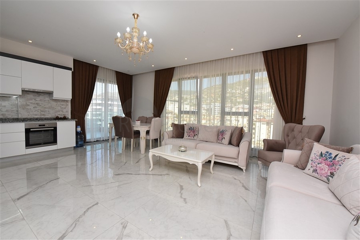 اطلالة بحر وقلعة - شقة غرفتين وصالة ضمن مجمع فاخر - في مركز الانيا