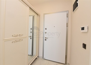 اطلالة بحر وقلعة - شقة غرفتين وصالة ضمن مجمع فاخر - في مركز الانيا