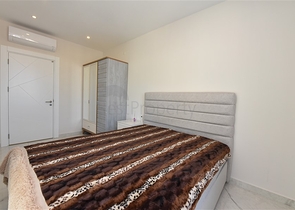 اطلالة بحر وقلعة - شقة غرفتين وصالة ضمن مجمع فاخر - في مركز الانيا