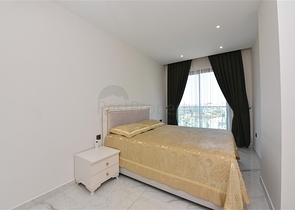 اطلالة بحر وقلعة - شقة غرفتين وصالة ضمن مجمع فاخر - في مركز الانيا