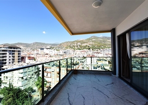 اطلالة بحر وقلعة - شقة غرفتين وصالة ضمن مجمع فاخر - في مركز الانيا