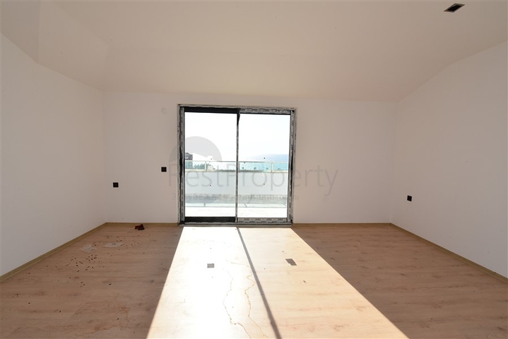 اطلالة بحر - دوبلكس 3 غرف وصالة -في كارجيجاك / الانيا 