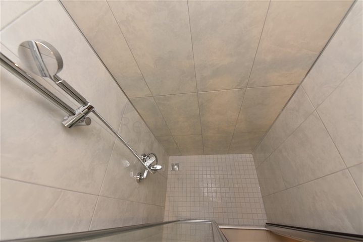 وسط الطبيعة - شقة عائلية 3 غرف وصالة -ضمن مجمع حديث -افسلار/ الانيا 