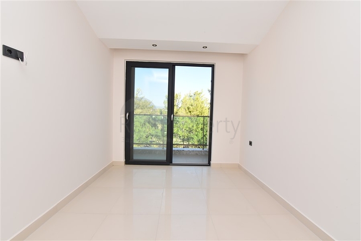 وسط الطبيعة - شقة عائلية 3 غرف وصالة -ضمن مجمع حديث -افسلار/ الانيا 