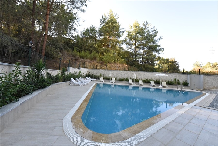 وسط الطبيعة - شقة عائلية 3 غرف وصالة -ضمن مجمع حديث -افسلار/ الانيا 