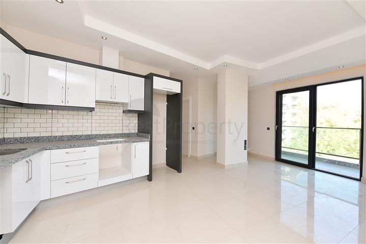 وسط الطبيعة - شقة عائلية 3 غرف وصالة -ضمن مجمع حديث -افسلار/ الانيا 