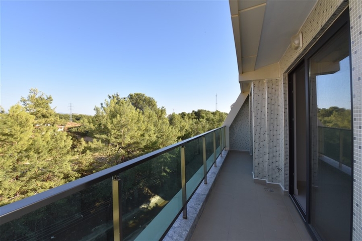 وسط الطبيعة - شقة عائلية 3 غرف وصالة -ضمن مجمع حديث -افسلار/ الانيا 