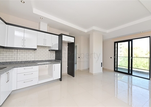 وسط الطبيعة - شقة عائلية 3 غرف وصالة -ضمن مجمع حديث -افسلار/ الانيا 