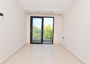 وسط الطبيعة - شقة عائلية 3 غرف وصالة -ضمن مجمع حديث -افسلار/ الانيا 