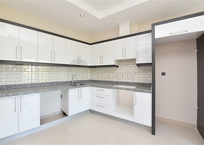 وسط الطبيعة - شقة عائلية 3 غرف وصالة -ضمن مجمع حديث -افسلار/ الانيا 