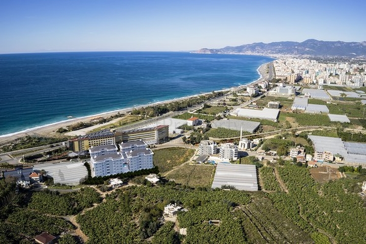 شقق فاخرة للبيع في الانيا - تصميم 2 غرفة وصالة -مجمع بخدمات 5 نجوم -في كارجيجاك / الانيا 