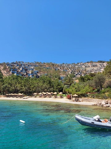 مشروع فاخر في ركن الجنة في خليج ديميربوكيو