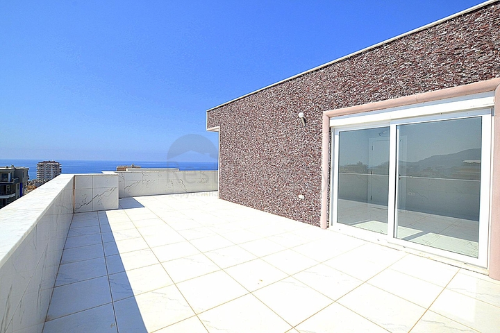 اطلالة بحر - دوبلكس 4 غرف وصالة - مجمع فاخر -في محمودلار / الانيا