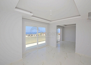 اطلالة بحر - دوبلكس 4 غرف وصالة - مجمع فاخر -في محمودلار / الانيا