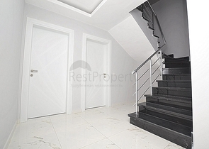 اطلالة بحر - دوبلكس 4 غرف وصالة - مجمع فاخر -في محمودلار / الانيا